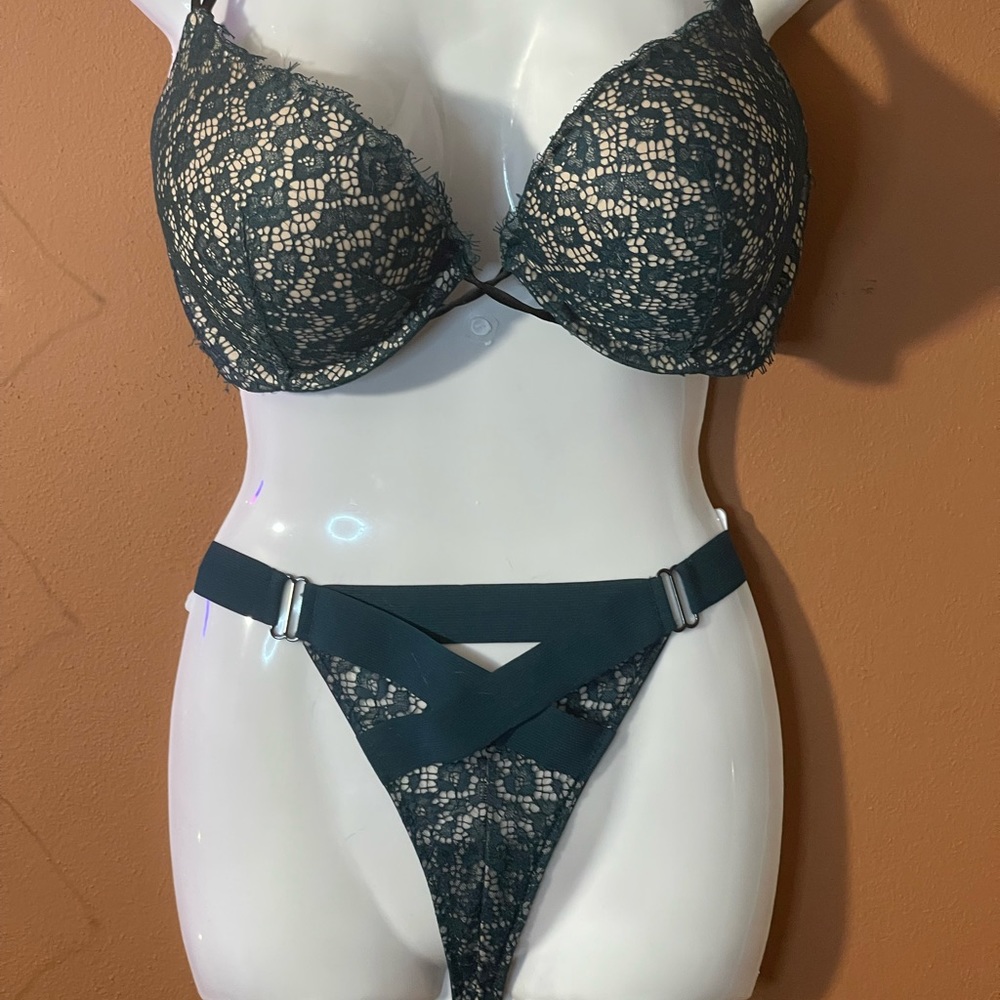❌ SALE ❌ Victoria Secret BOMBSHELL